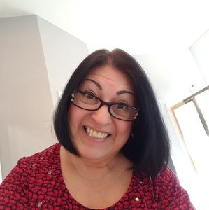 Meet your Posher, Cynthia